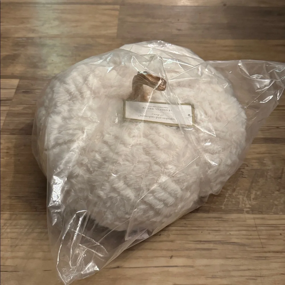 NWT Cupcakes & Cashmere Faux Fur Pumpkin 11”